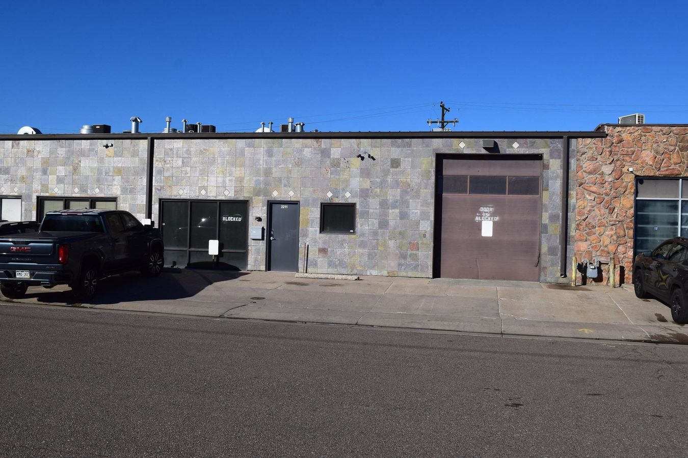 5,345 SF warehouse with heavy power and a 10'x12' drive in door photo 2