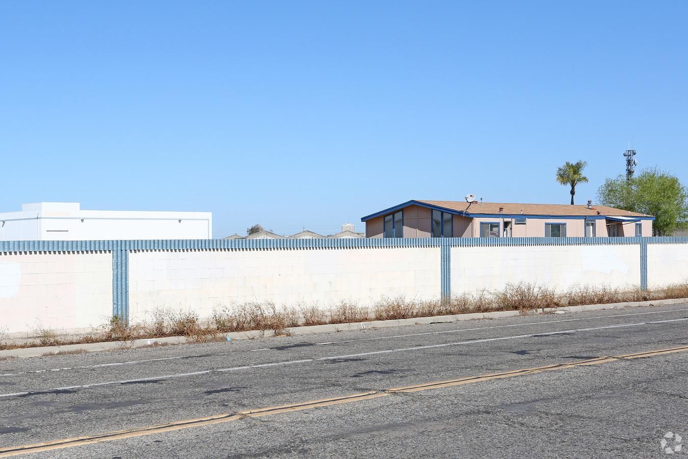 2360 S Orange Avenue - Bldg 3 photo 4