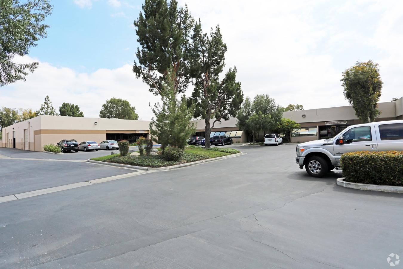 1259 N Tustin Ave (3,997 sf) photo 3
