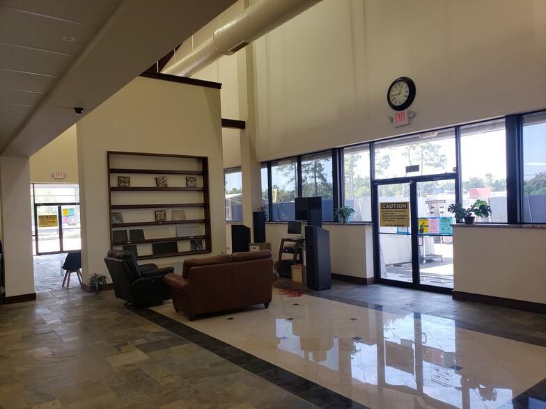 5808 W Sam Houston Pkwy North 5808 W Sam Houston Pkwy N photo 2