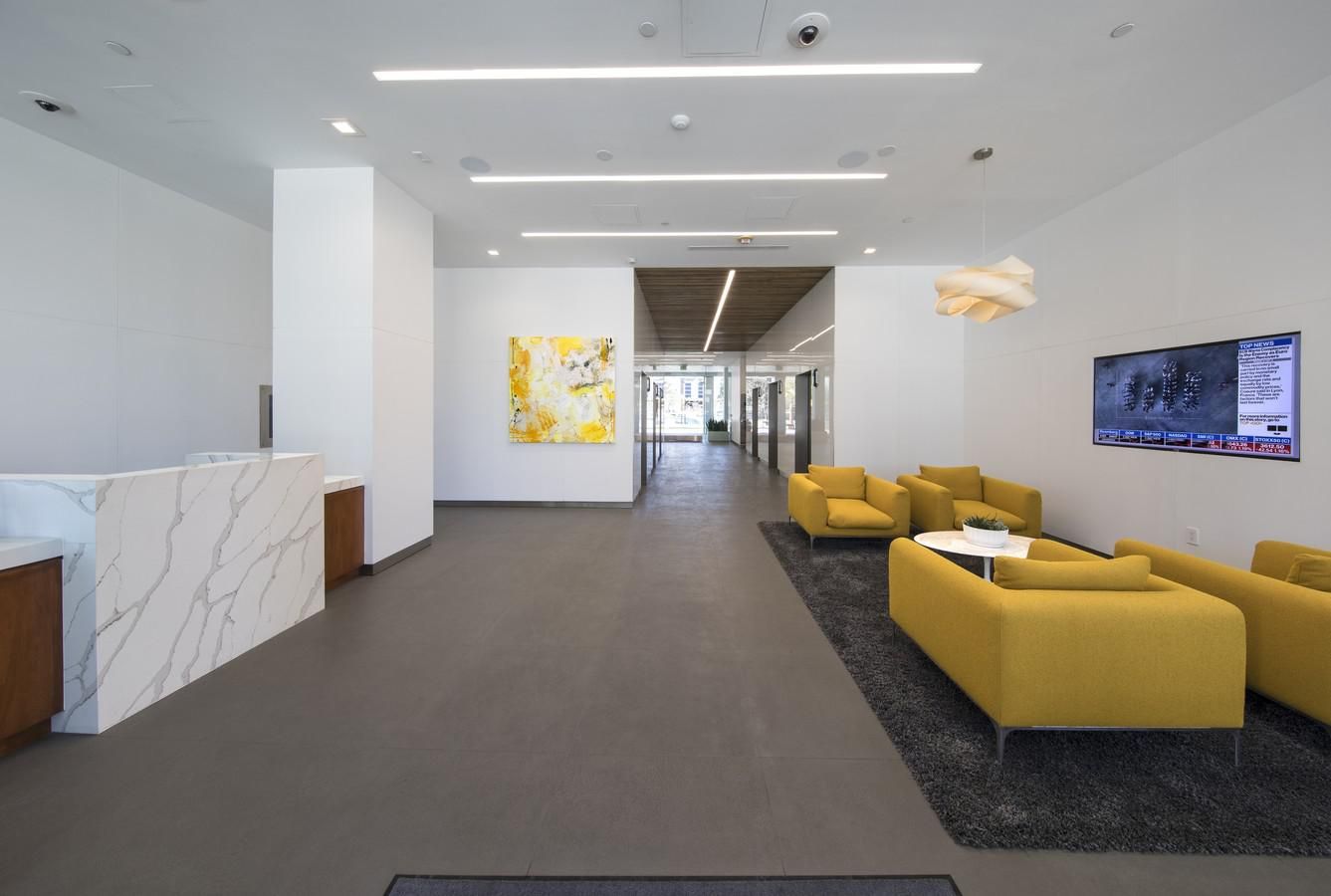 Airport Center Bldg III photo 4