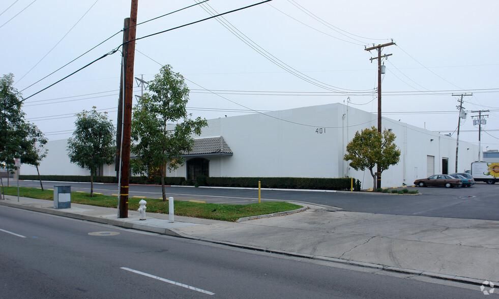 401 W Dyer Rd photo 1