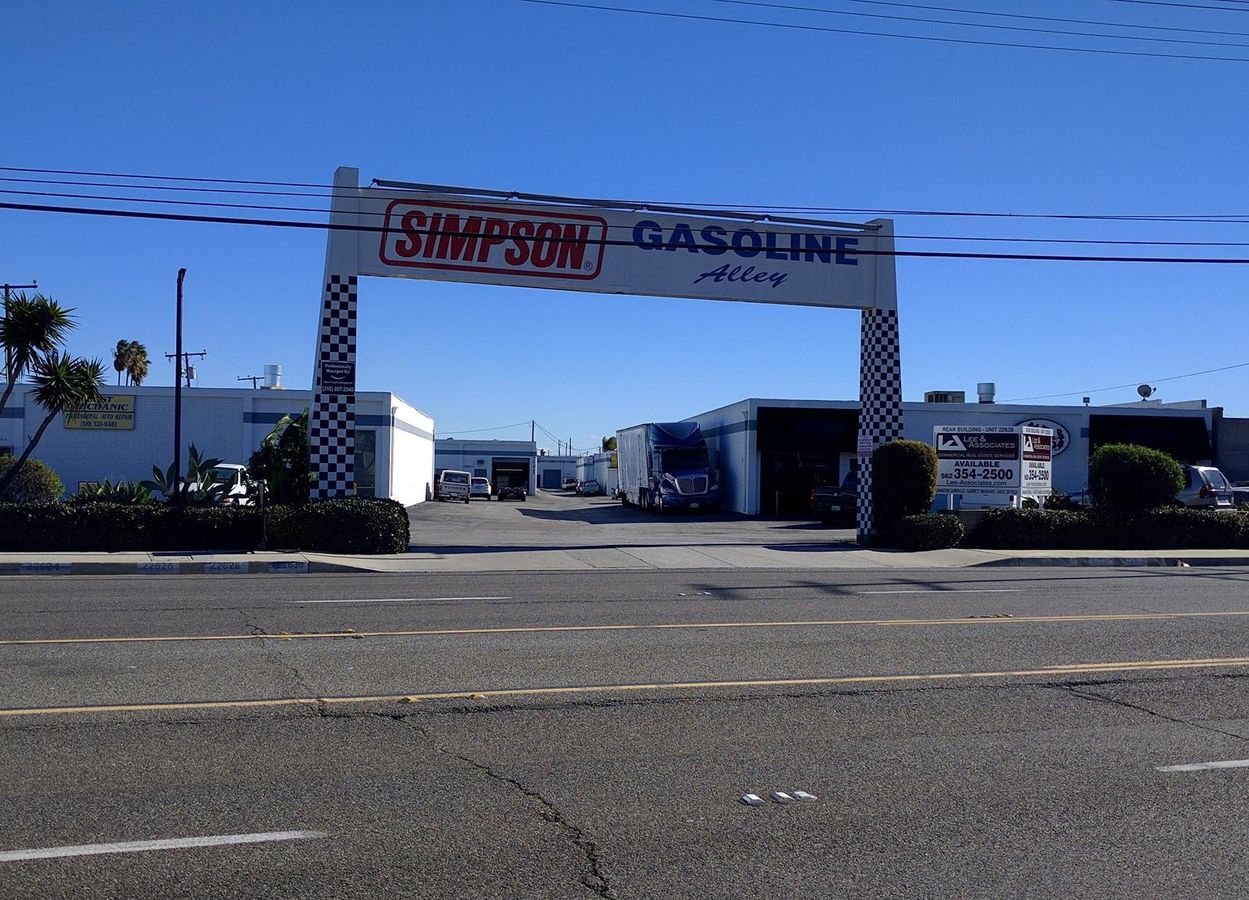INDUSTRIAL WAREHOUSE IN GREAT TORRANCE LOCATION photo 2