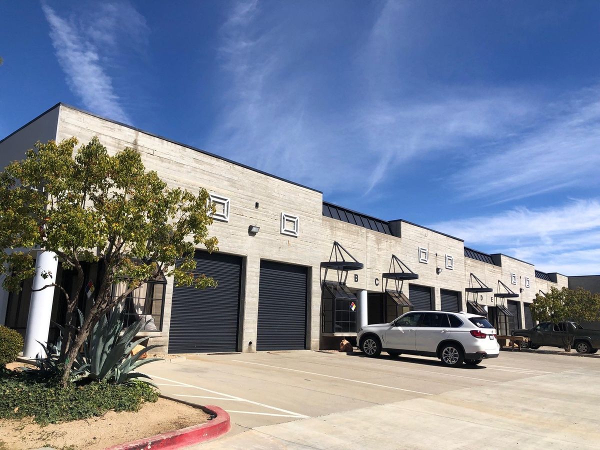 580 3rd St photo 1
