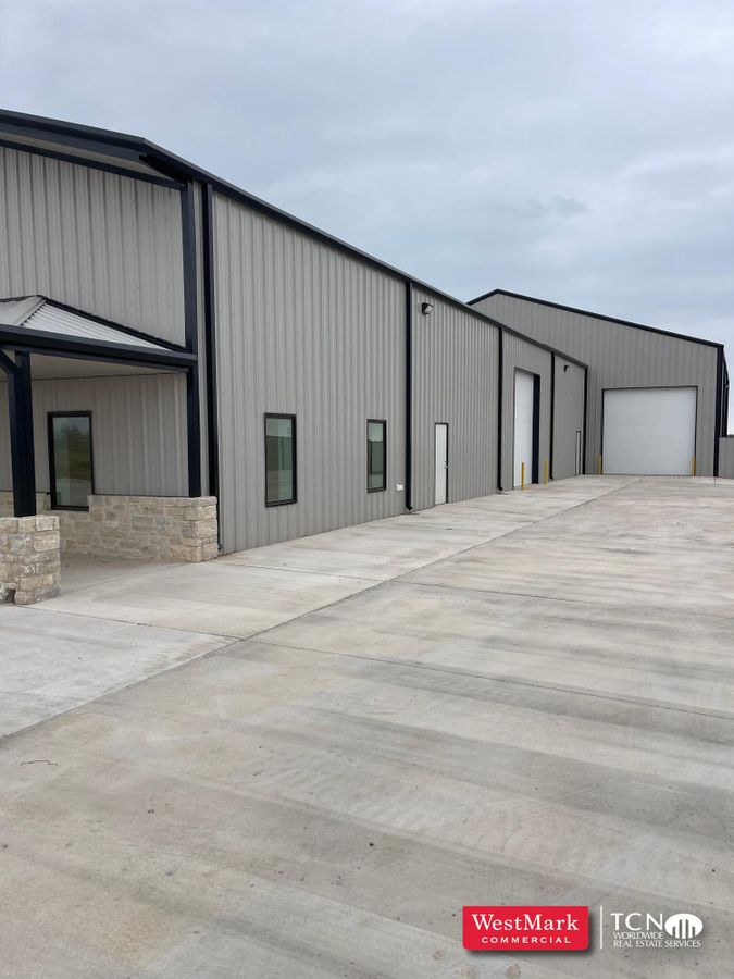 Coming soon 10,250 Sf Office Warehouse with Stackyard photo 2