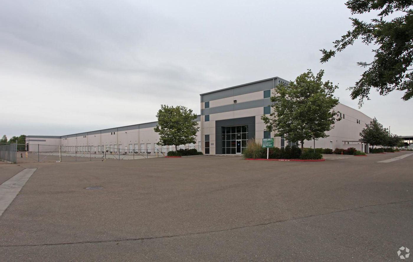 Bldg D photo 3