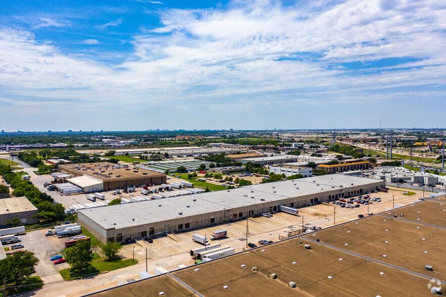 Perimeter Distribution Center - Building II 12019-12097 Corporate Dr photo 4