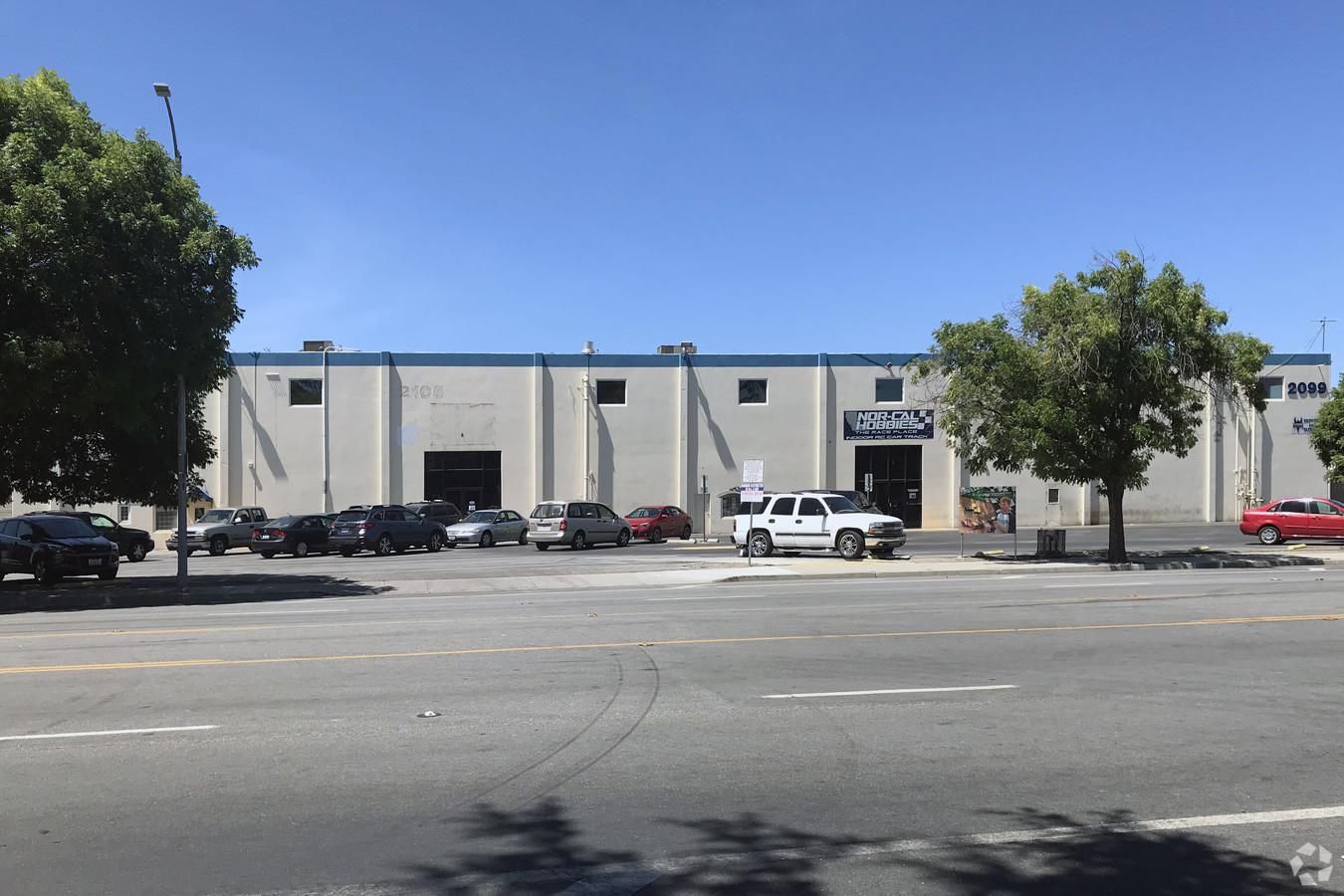2099 S. 10th St photo 4