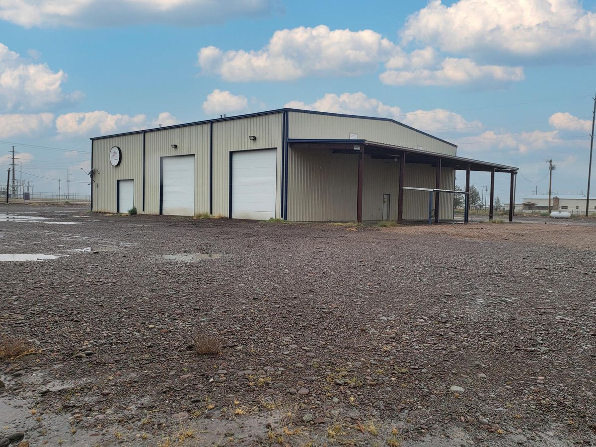 2 Drive-Through Bay Warehouse w/ Wash-Bay photo 3