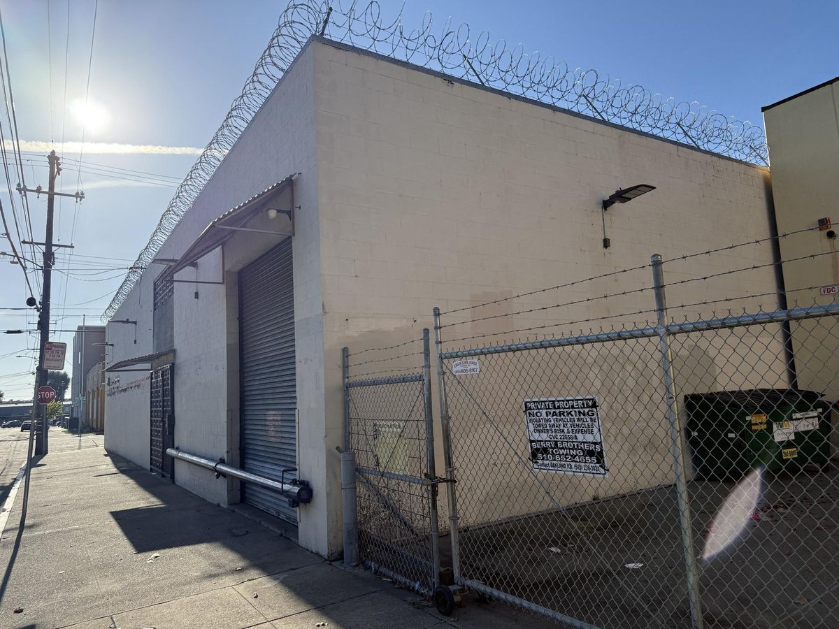 Prime Oakland Industrial Warehouse photo 3
