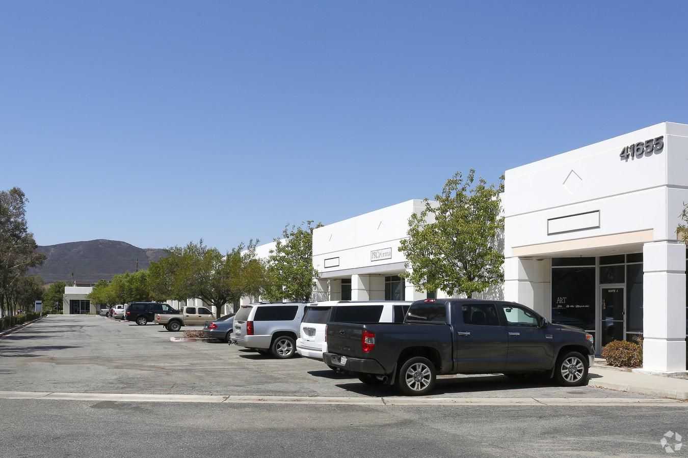 Multiple Spaces Property For Lease photo 2
