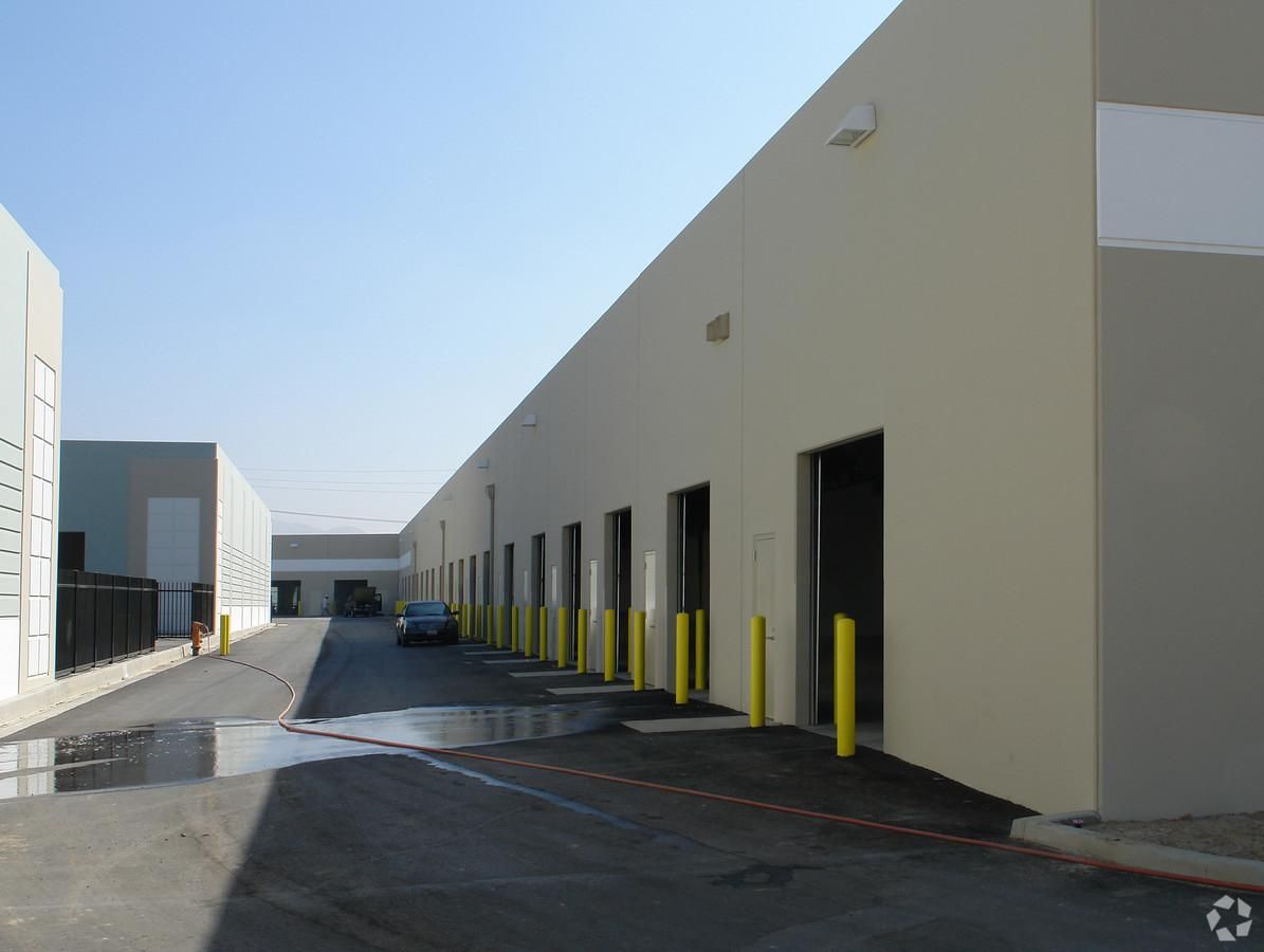 Bldg 15 photo 3
