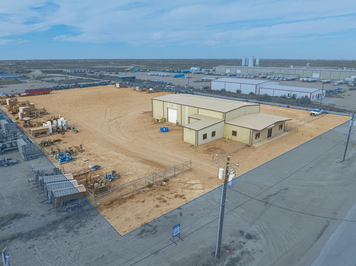 Crane Ready Warehouse off TX-191 photo 1