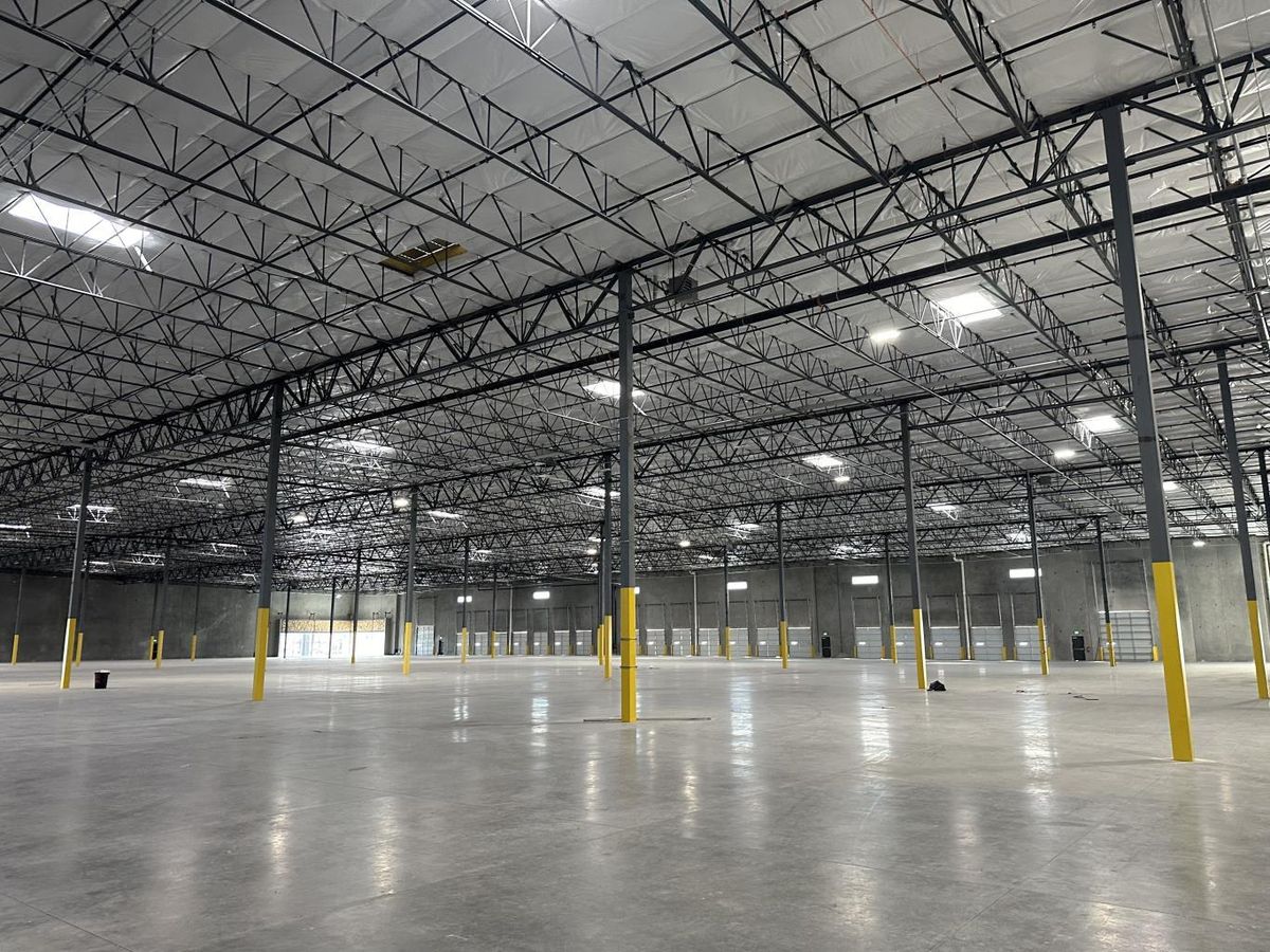Cheyenne Logistics Center - Divisibilty options from ±83K SF. photo 3