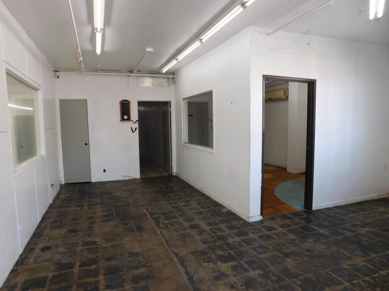 1615 McGarry St, Los Angeles, CA 90021 1615-1617 Mcgarry St photo 4
