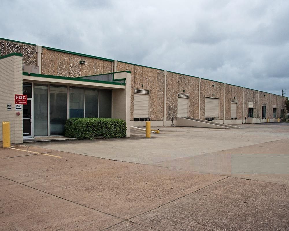 Wynnwood Industrial Park - Buildings 2 & 3 photo 1