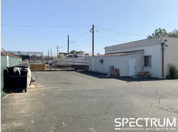Excellent Freestanding Industrial Unit 21515 Parthenia St