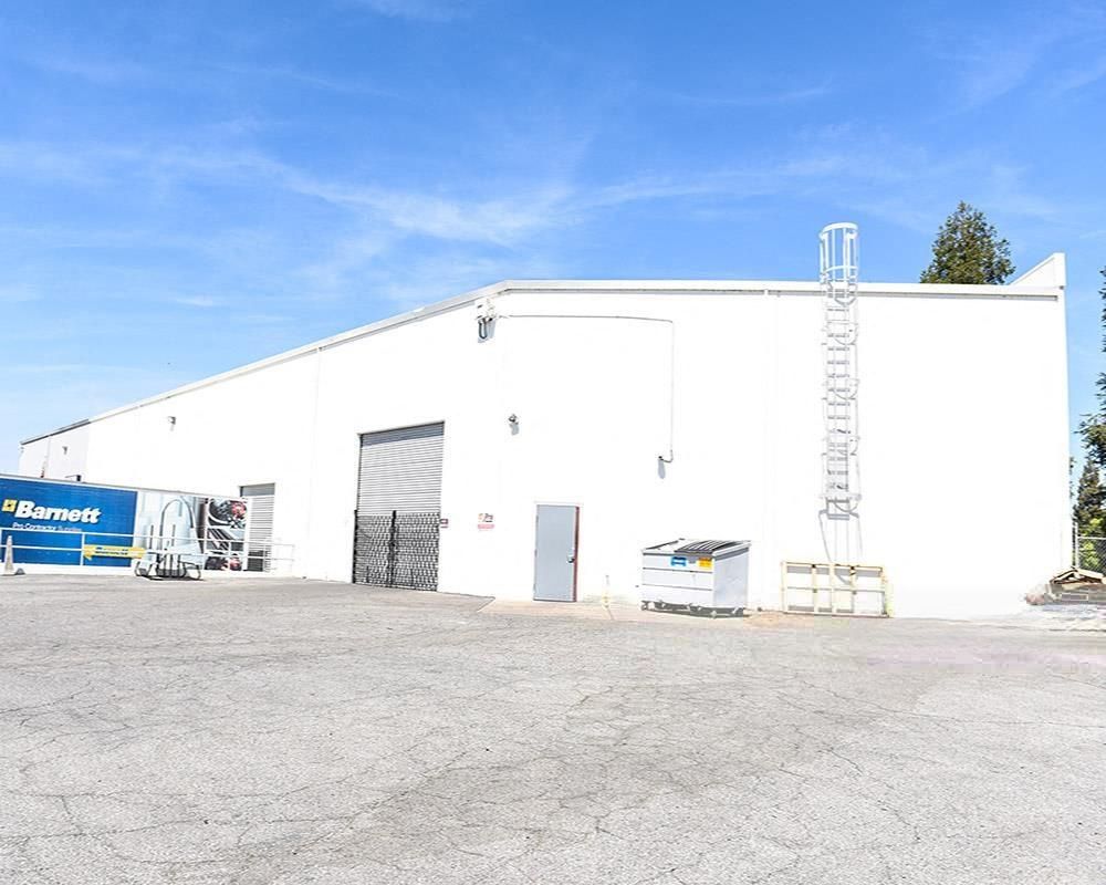 6881-6901 District Blvd photo 3