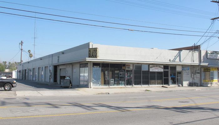 Warehouse Space for Rent at 14723 Oxnard St Van Nuys, CA 91411 - #1