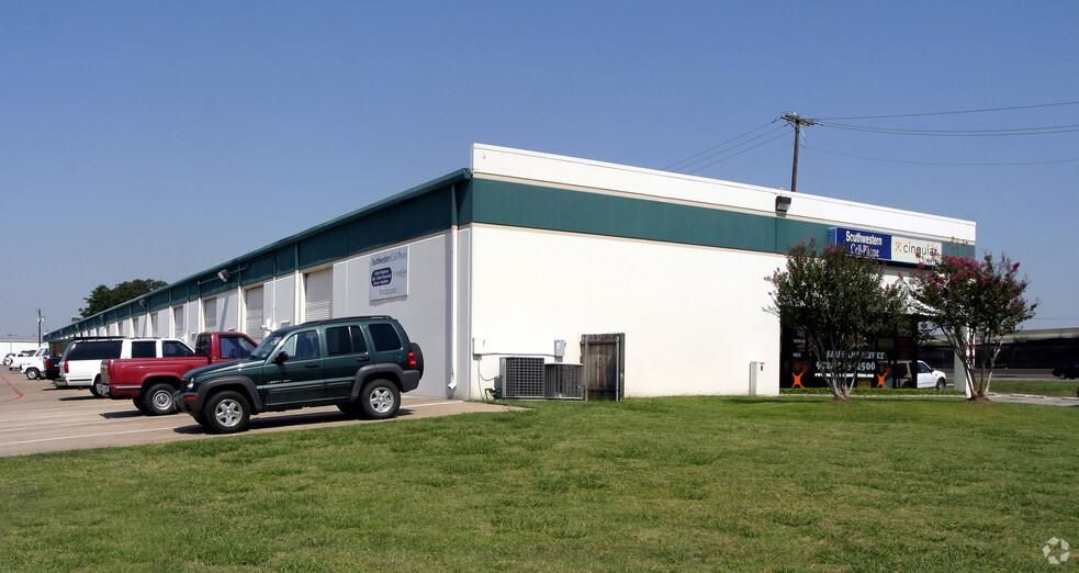 Summit Industrial Park 201-287 N Interstate 35 E photo 1