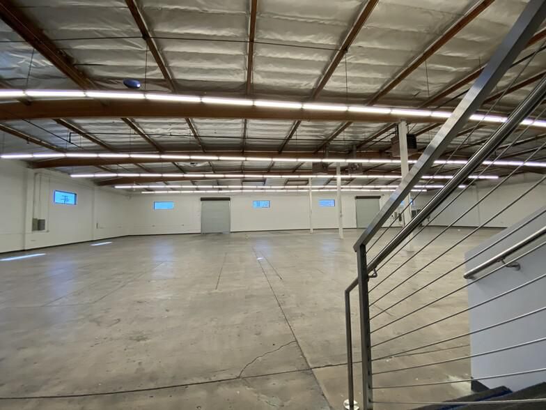 4209 Vanowen Pl photo 2