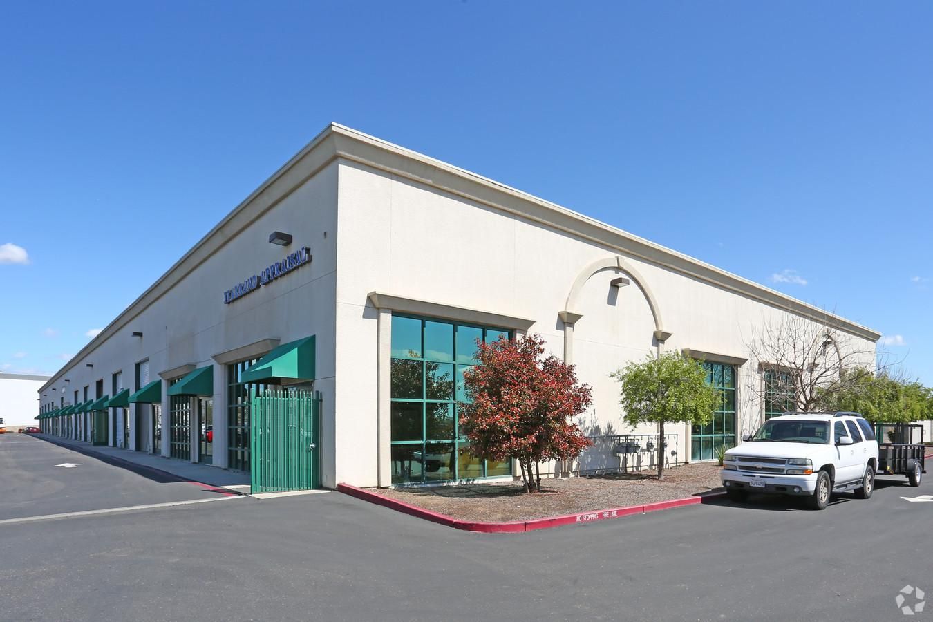 Bldg C photo 2
