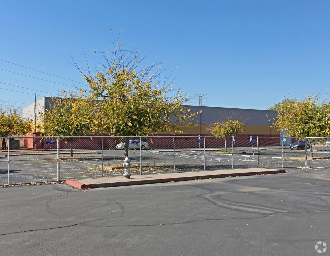 Industrial Property For Lease photo 2