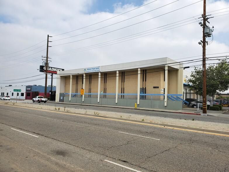 10834 S La Cienega Blvd photo 4