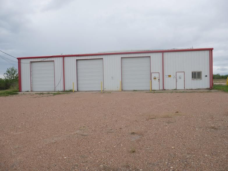 2905 US Highway 59 N photo 3