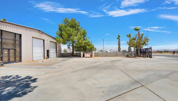 Warehouse Space for Rent at 11768 Mariposa Rd. Hesperia, CA 92345 - #4