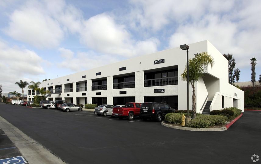 Los Vallecitos Business Center