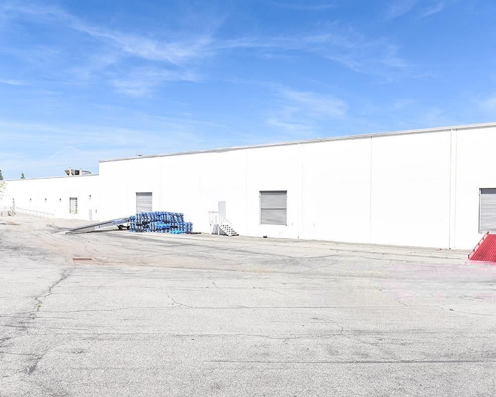 6881-6901 District Blvd photo 1