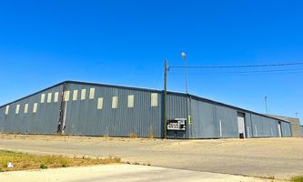 Warehouse Space for Rent located at 2925 S. Maple Avenue Fresno, CA 93725