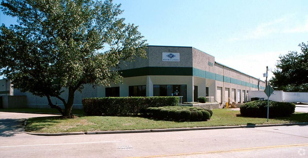 Pineway Distribution Center III 4650 S Pinemont Dr photo 2