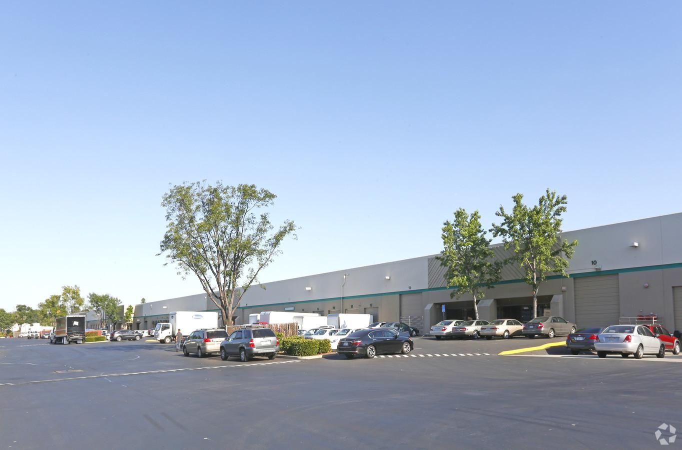 Bldg B photo 3