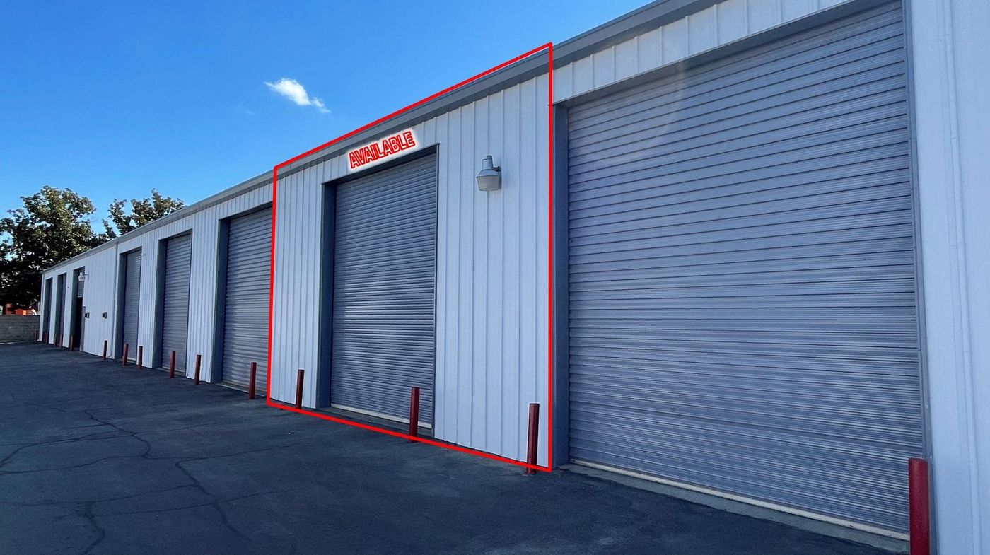 Move-In Ready Office/Warehouse with High Traffic Visibility photo 3