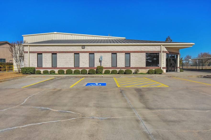 Freeport Business Park 18904 Freeport Dr photo 1