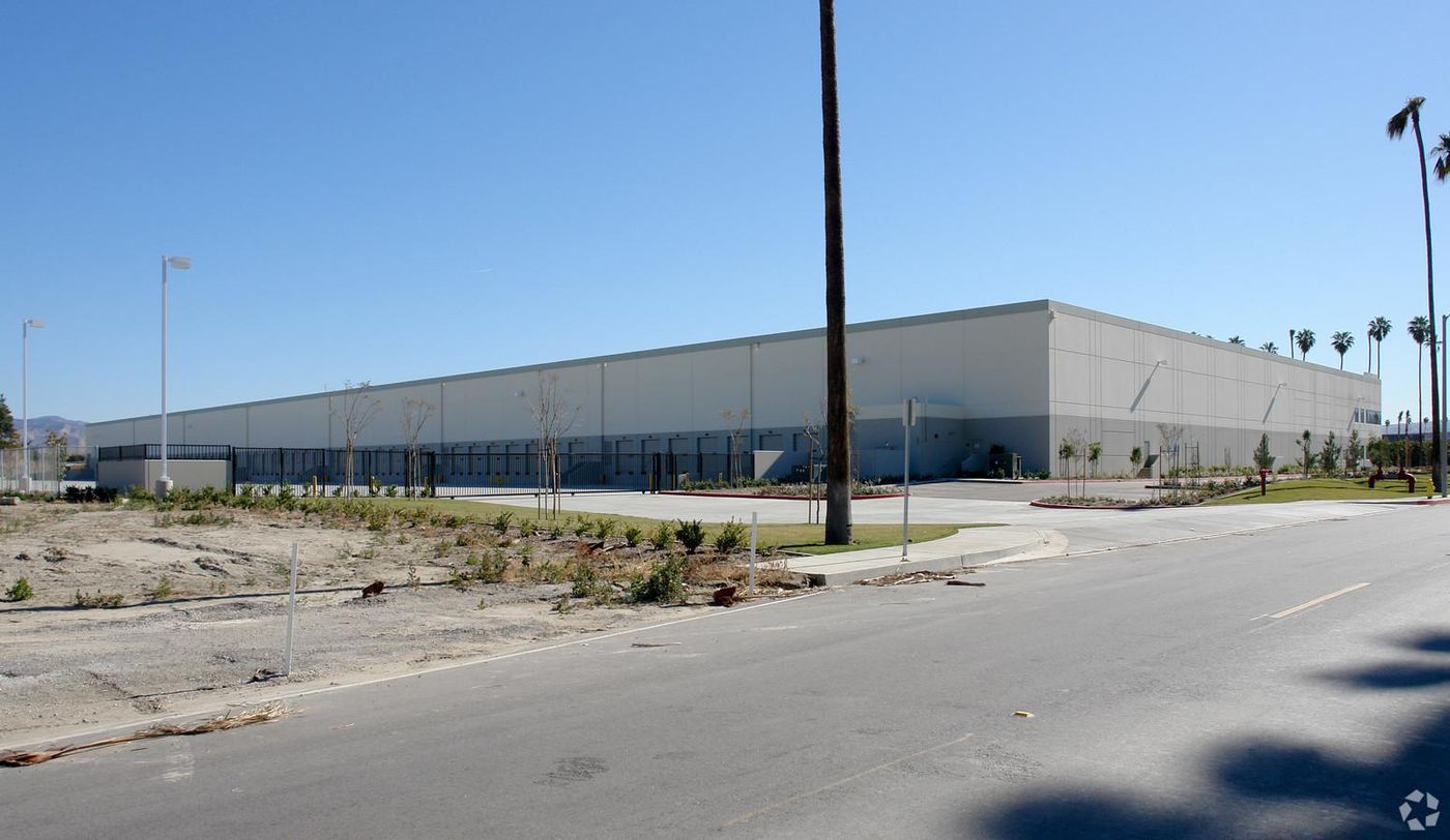 Redlands Logistics Center photo 2