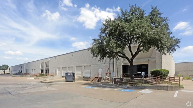 Freeport II 8724-8732 N Royal Ln