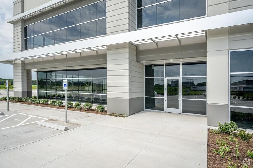 Prologis Presidents Park 5 15655 Milner Rd photo 4