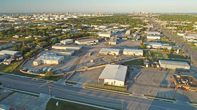 Thunderbird Industrial Park 4910 Leopard St