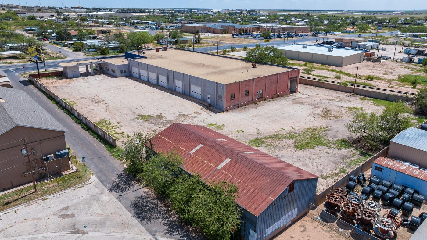 3418 W Hwy 80 photo 4