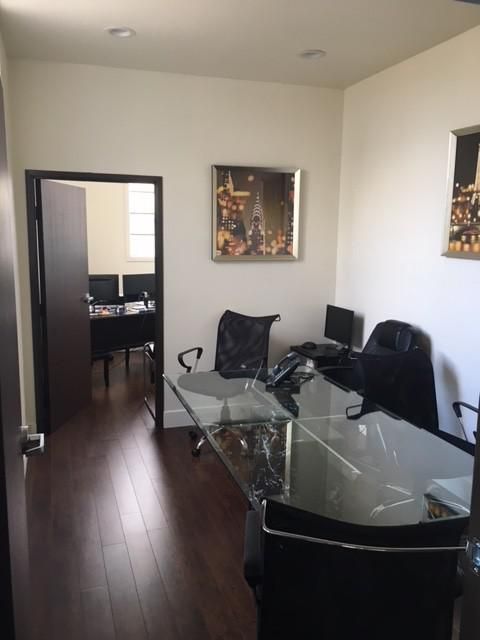 Can be leased w/ 4334 E Washington Blvd photo 1
