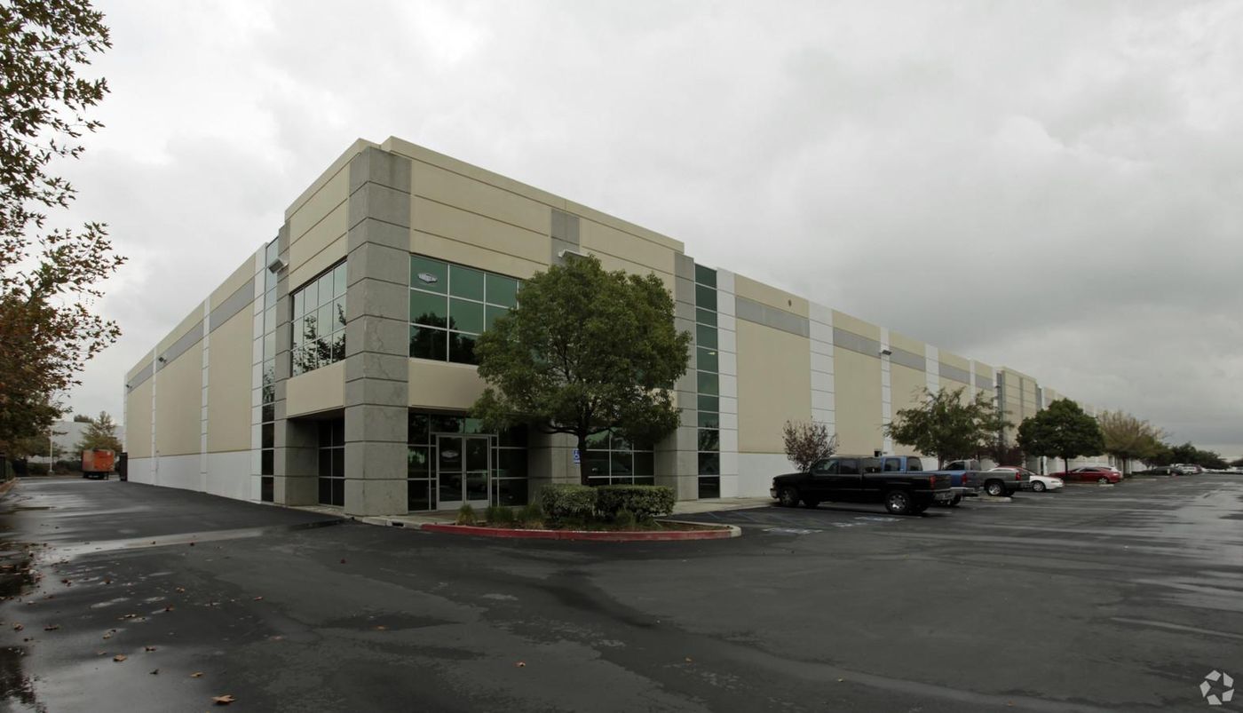 Bldg 3 photo 1
