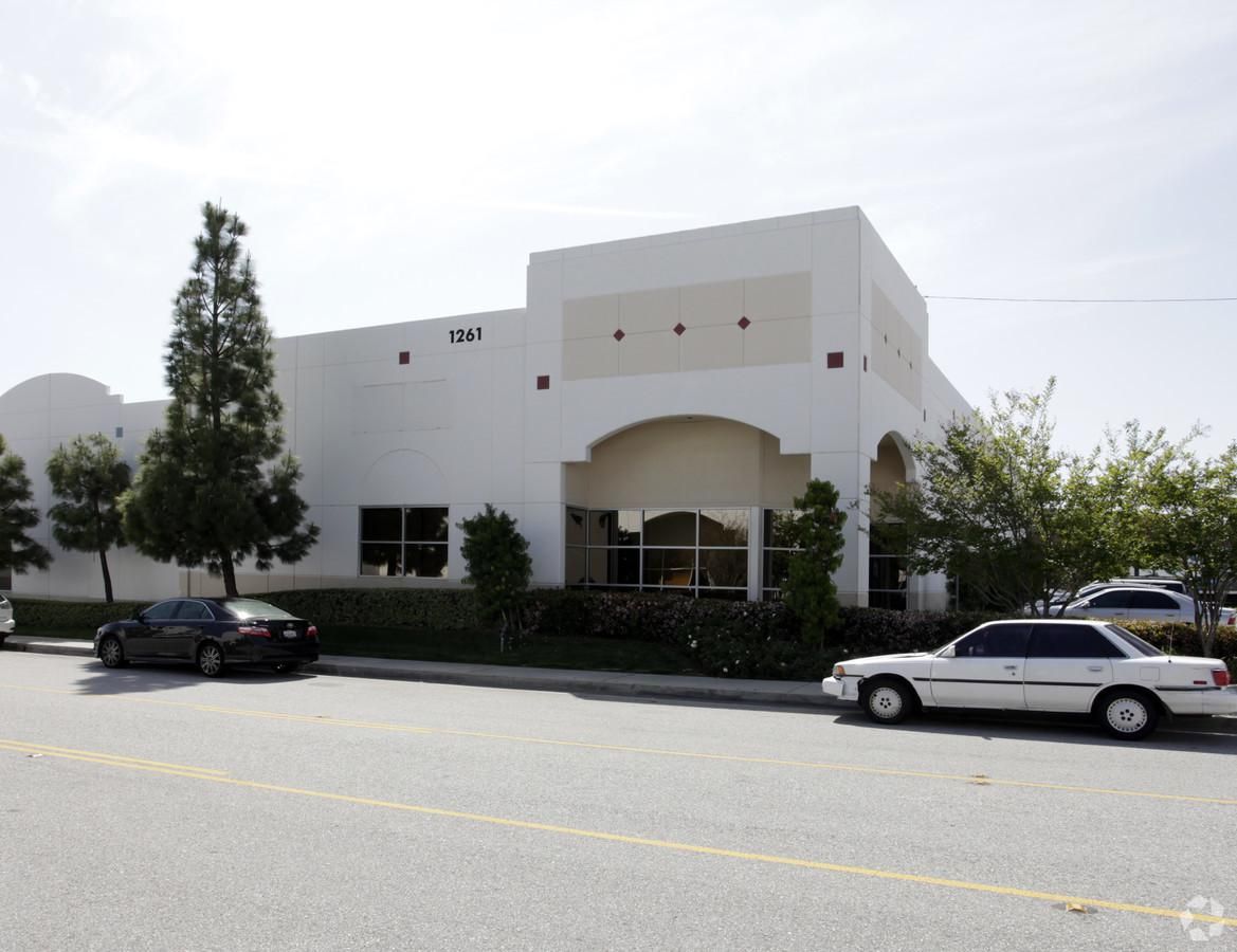 Industrial Property For Lease photo 1
