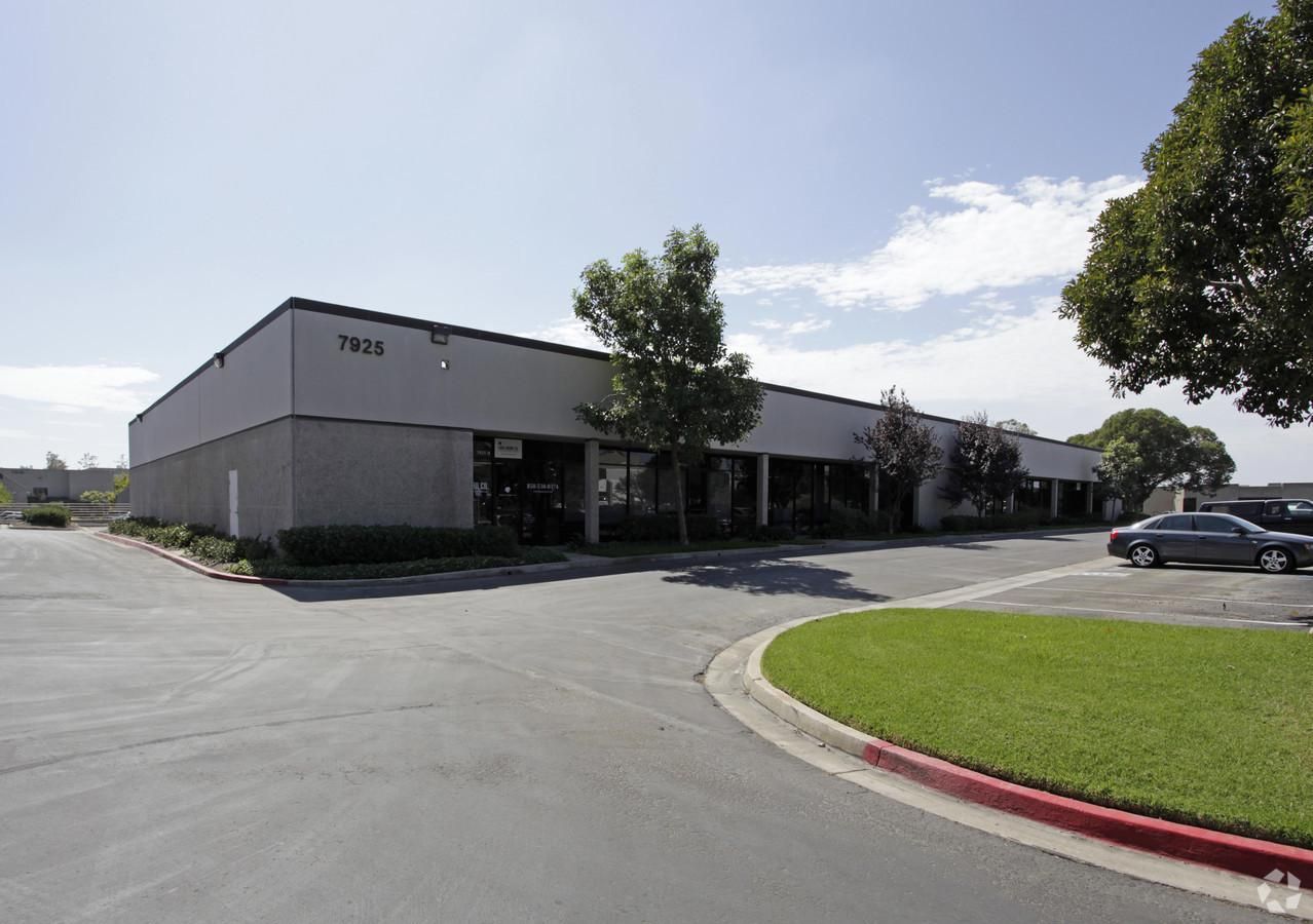 Bldg 7 photo 1