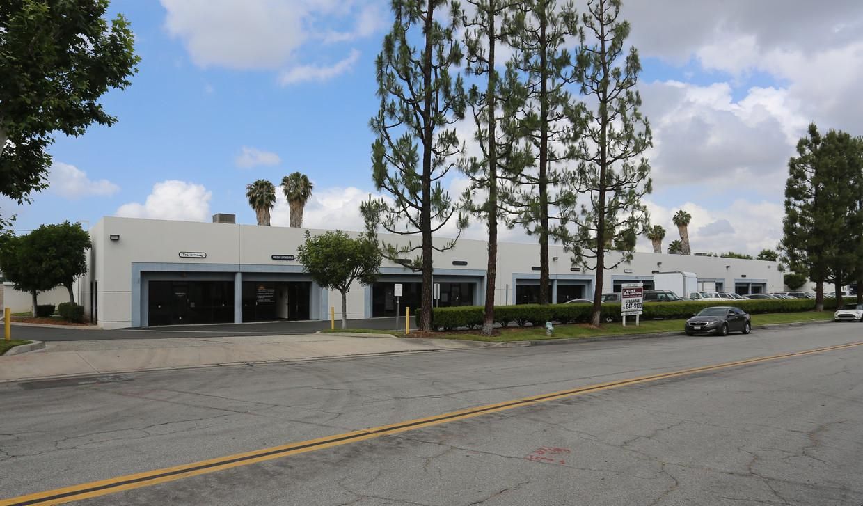 Lambert Commerce Center photo 2
