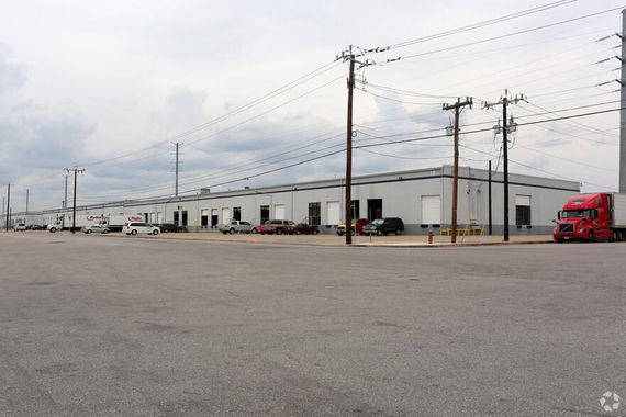 Building 14 5504-5540 Business Park