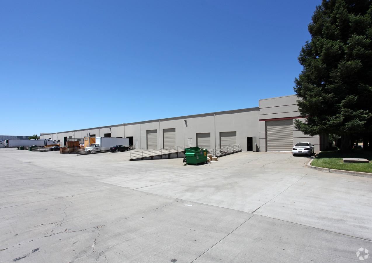 Industrial Property For Lease photo 4