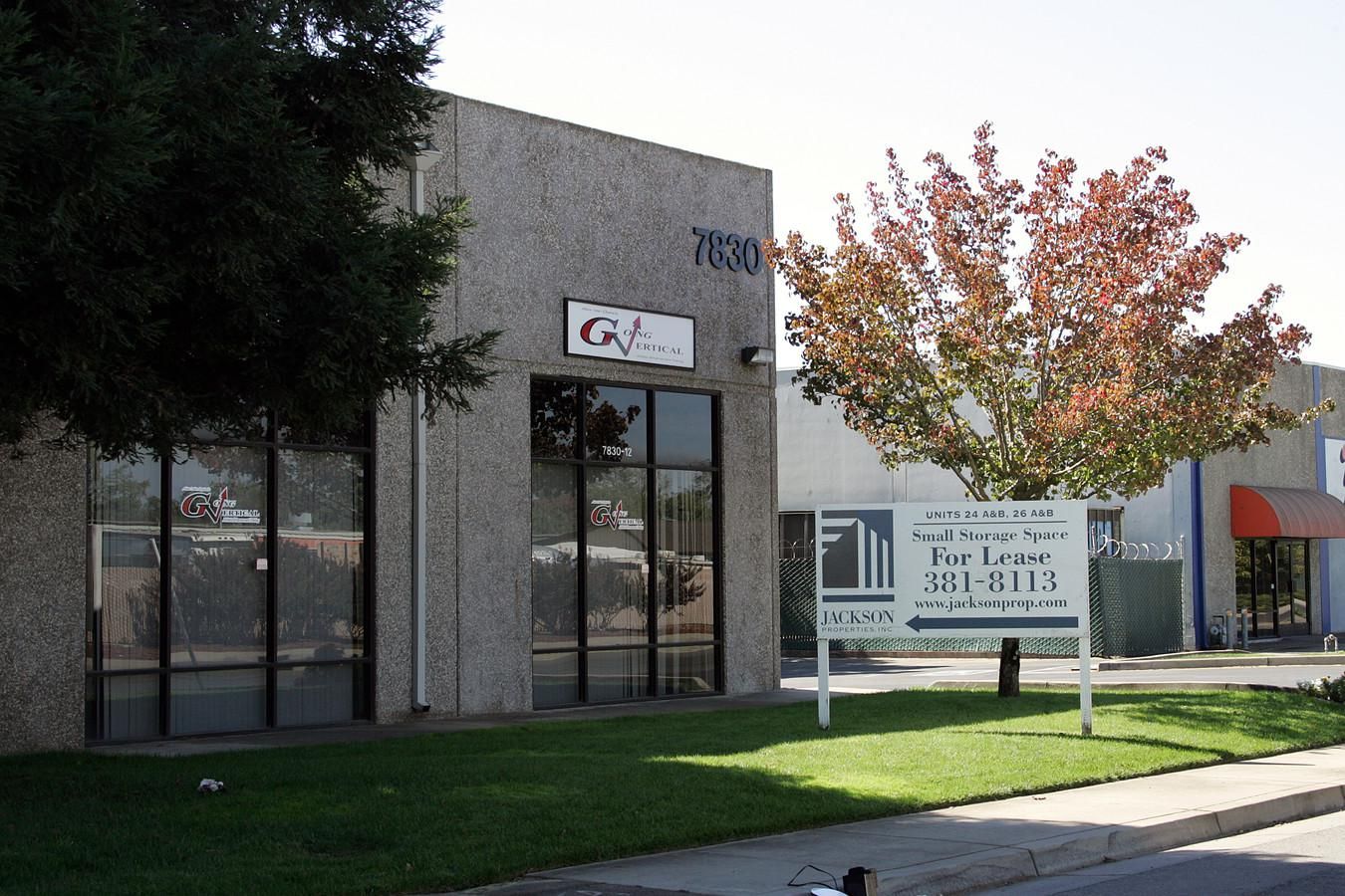 7830 Cucamonga Drive, Sacramento photo 2